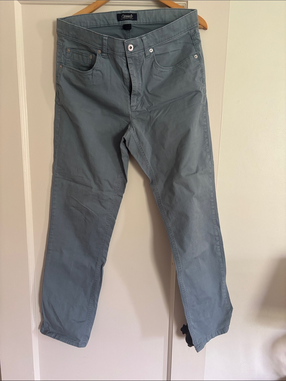Roundtree & Yorke Men's Slim Straight Jeans in Slate Blue
